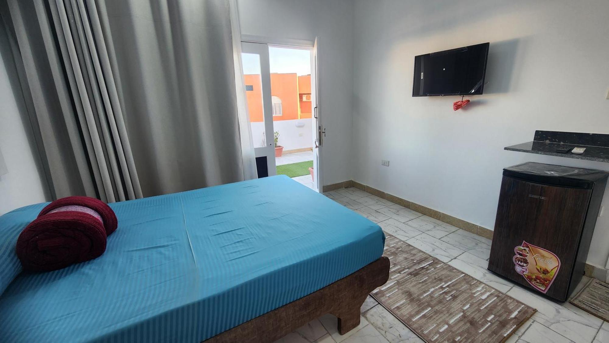 Ostello White Roof -