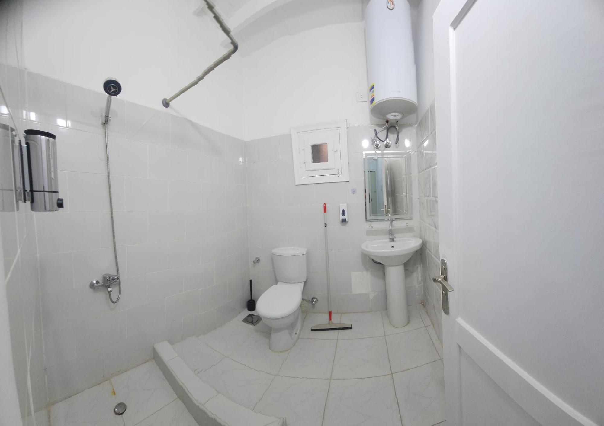 Ostello White Roof -